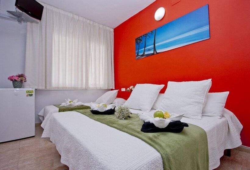 Общежитие Barcelona City North Hostal