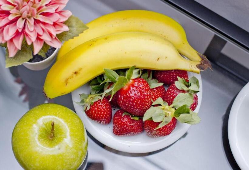 Общежитие Barcelona City North Hostal