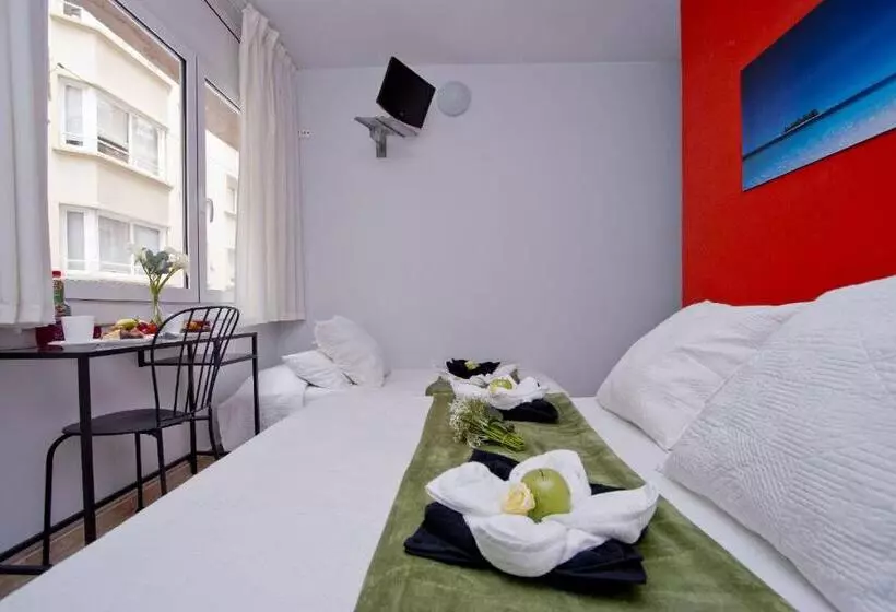 Общежитие Barcelona City North Hostal