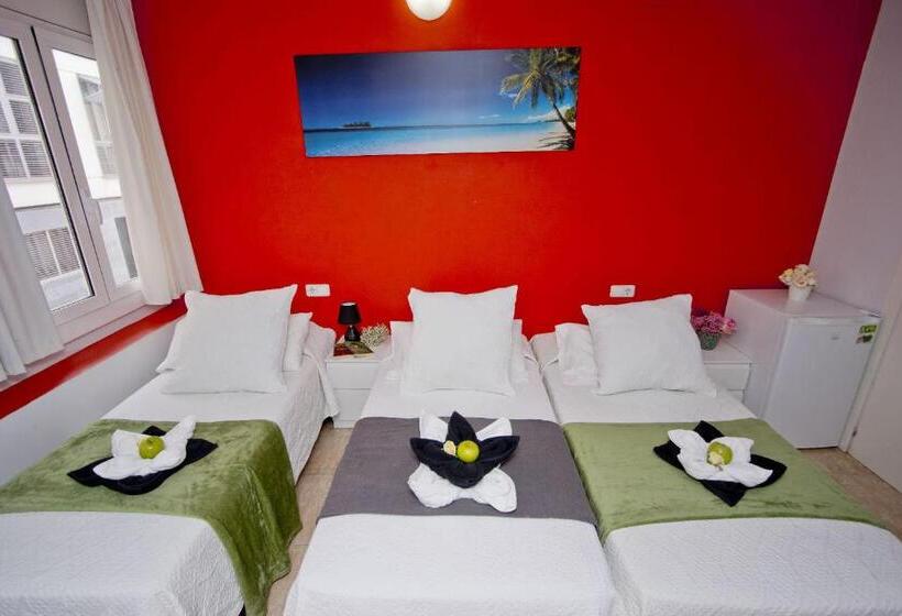 Общежитие Barcelona City North Hostal