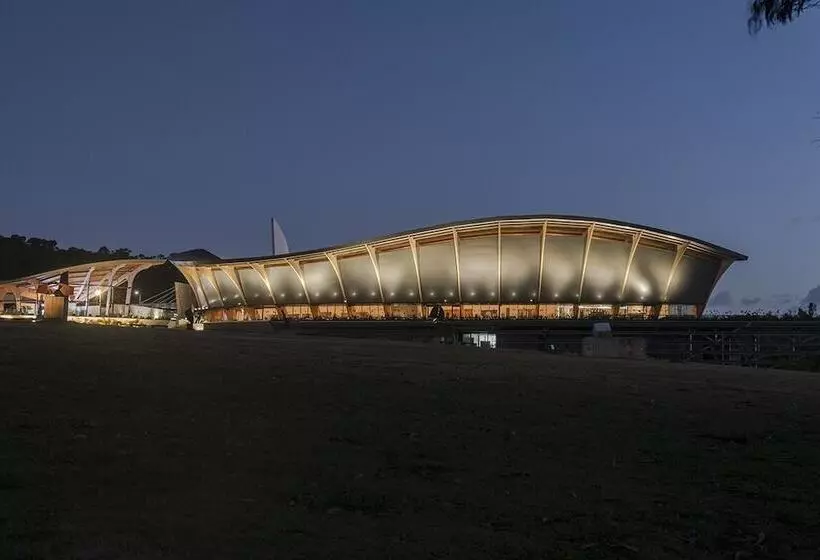 ホテル Awa Boutique + Design