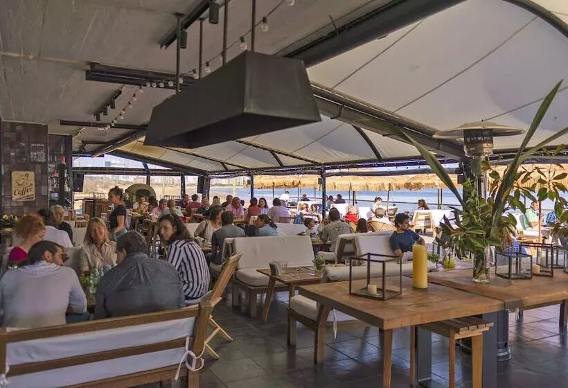 ホテル Awa Boutique + Design