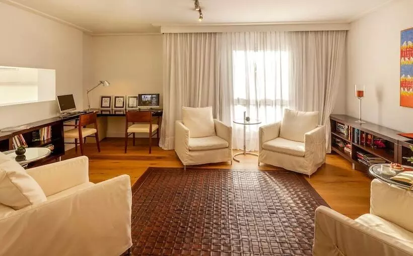 ホテル Awa Boutique + Design