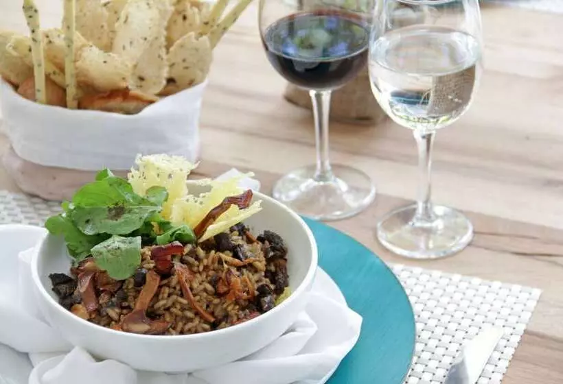 ホテル Awa Boutique + Design