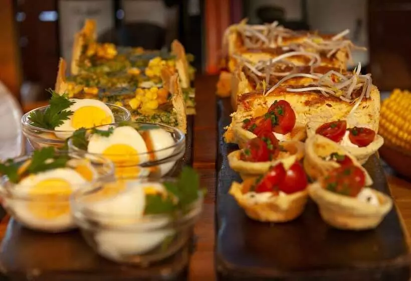 ホテル Awa Boutique + Design