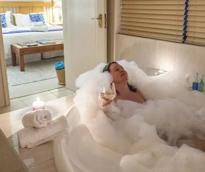 酒店 Bayside Lodge Garden Route B&b