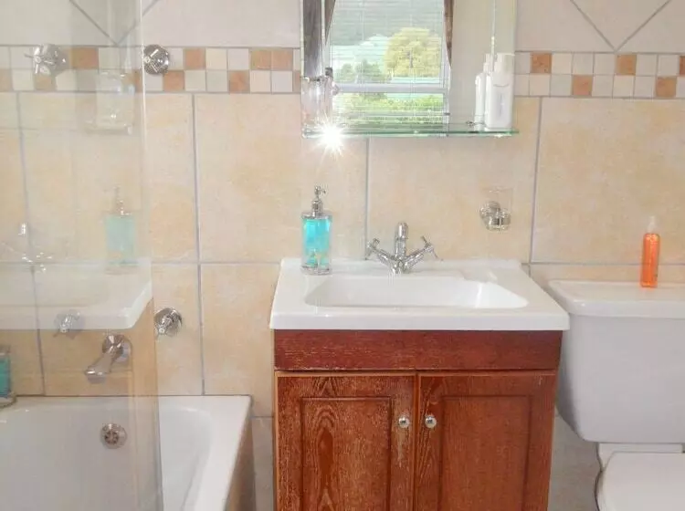 酒店 Bayside Lodge Garden Route B&b