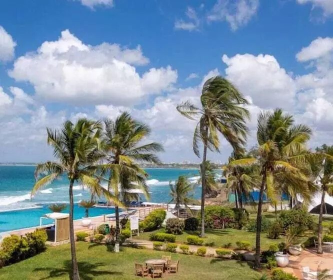 هتل Golden Tulip Dar Es Salaam