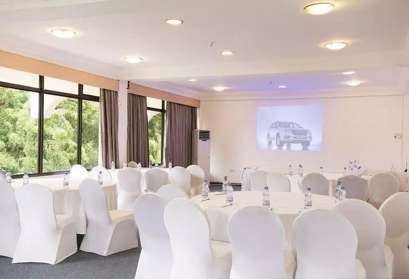 هتل Golden Tulip Dar Es Salaam