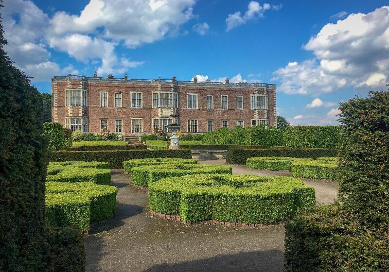 هتل Holiday Inn Express Leeds City Centre Armouries, An Ihg