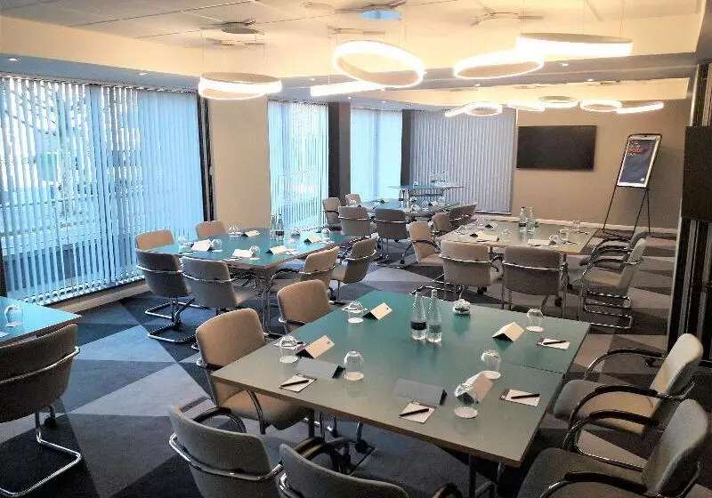 בית מלון כפרי Holiday Inn Express Leeds City Centre Armouries, An Ihg