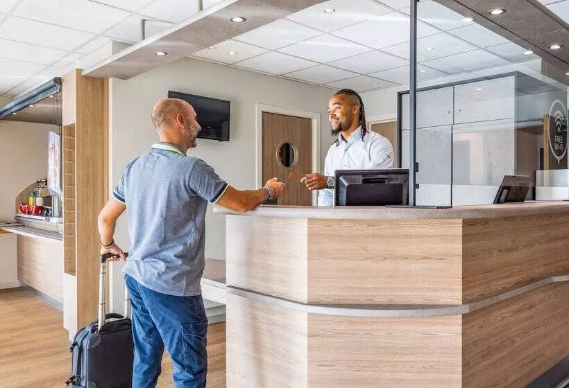 ホテル Ibis Budget Charleroi Airport