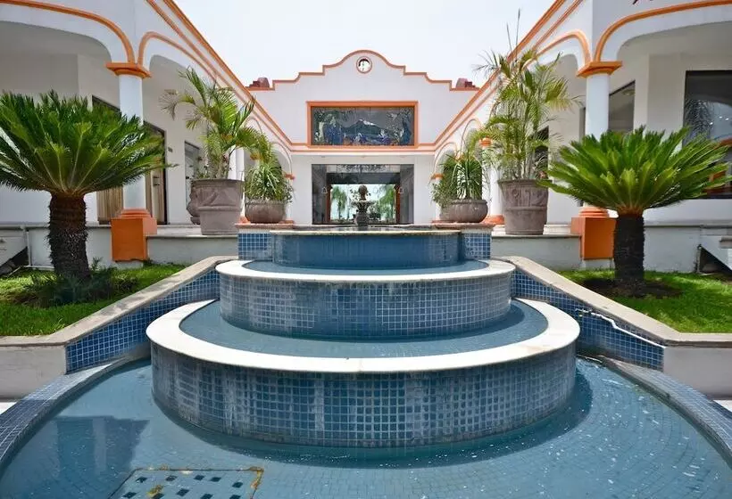 ホテル Mision Colima