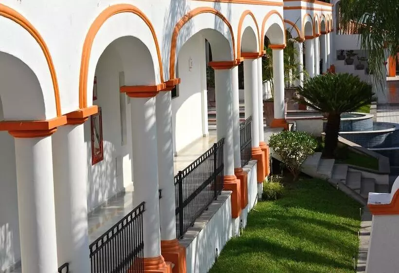 ホテル Mision Colima