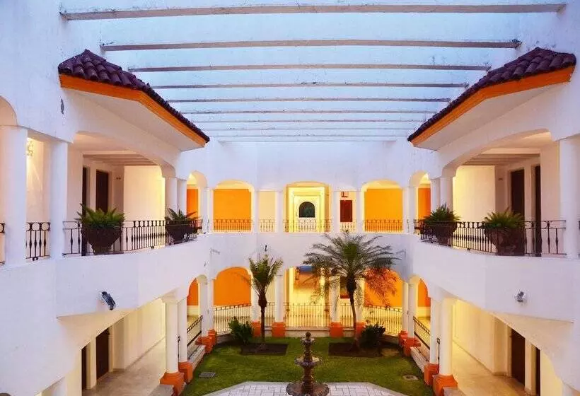 ホテル Mision Colima