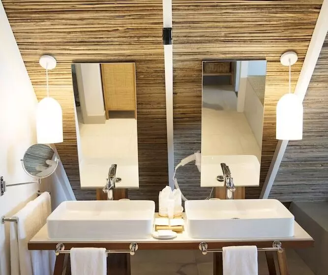 هتل Preskil Island Resort