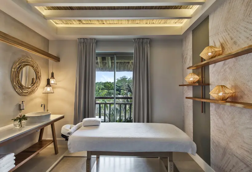 هتل Preskil Island Resort