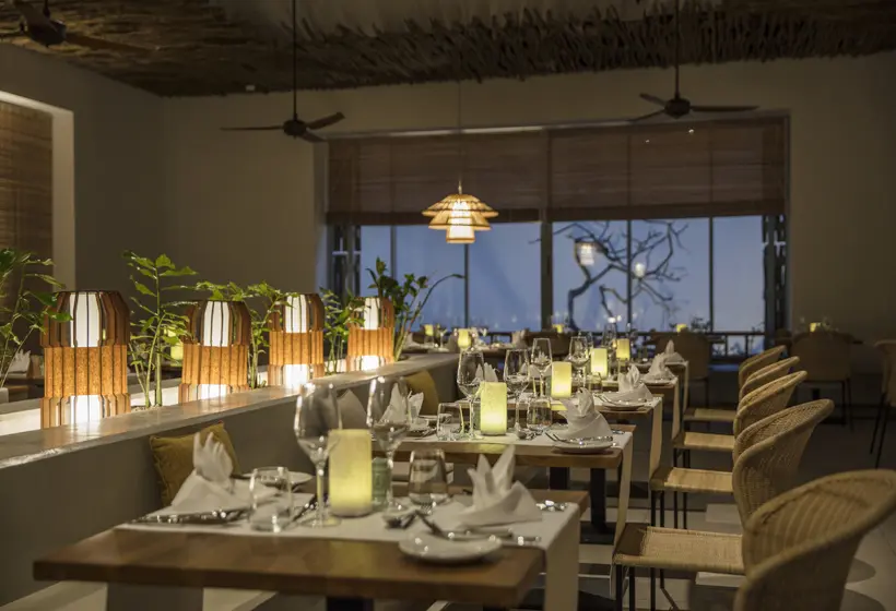 هتل Preskil Island Resort