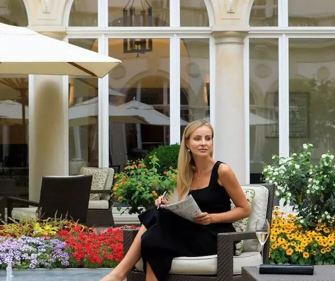 هتل Rocco Forte Villa Kennedy