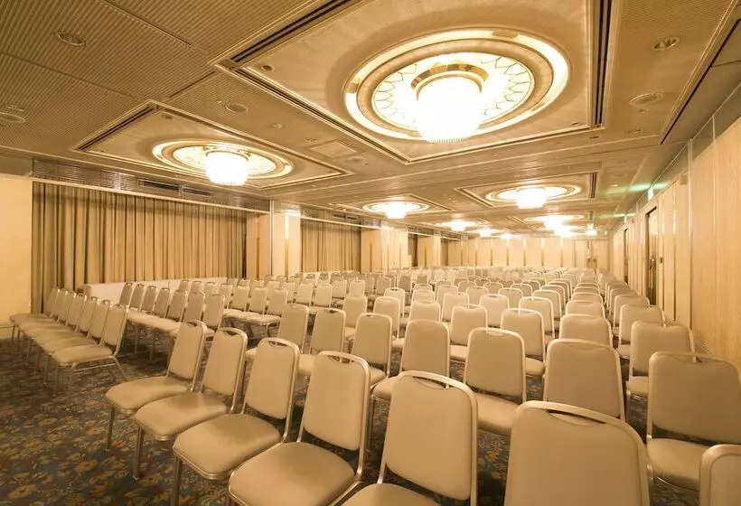 Shin Osaka Washington Hotel Plaza