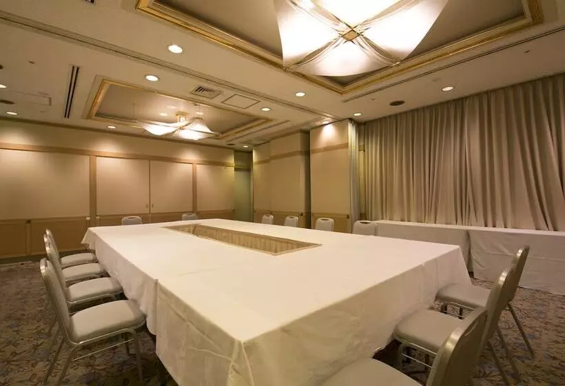 Shin Osaka Washington Hotel Plaza