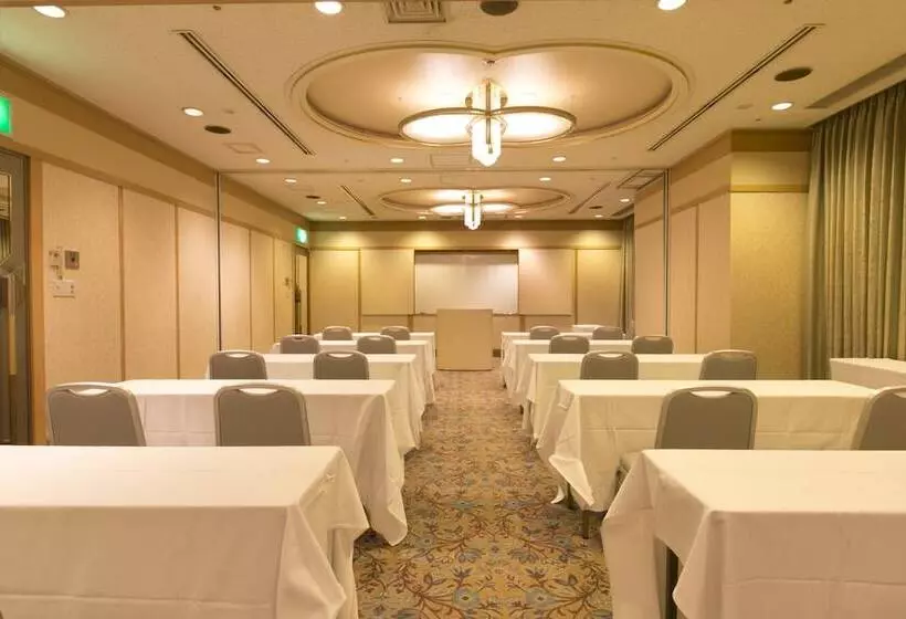 Shin Osaka Washington Hotel Plaza