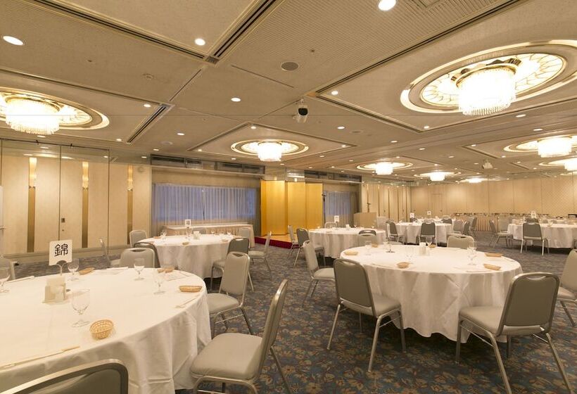 Shin Osaka Washington Hotel Plaza