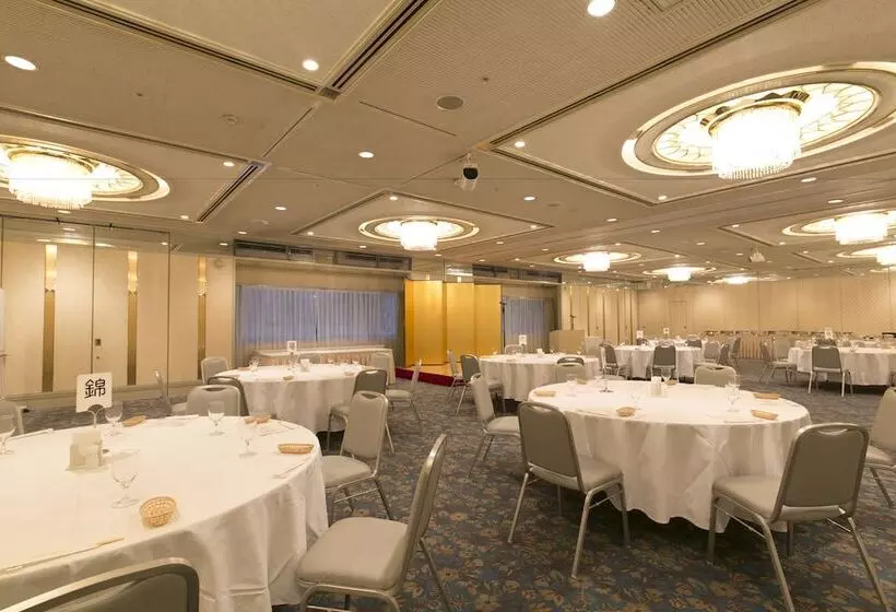 Shin Osaka Washington Hotel Plaza