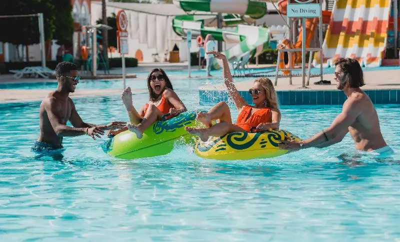 Hotel Sunrise Garden Beach Resort