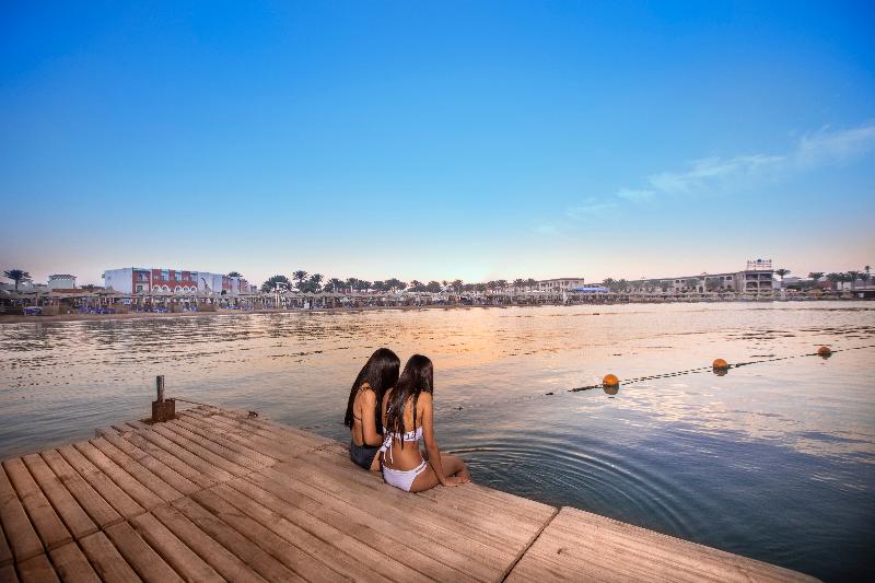 هتل Sunrise Garden Beach Resort