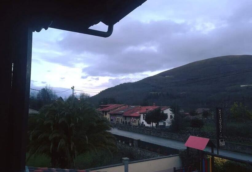 호스텔 El Roblón De Cabuerniga