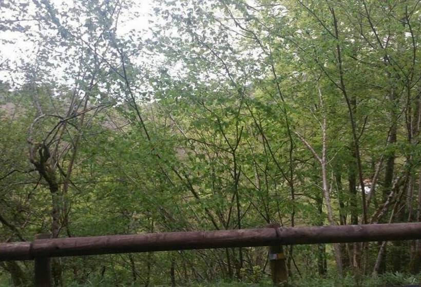 호스텔 El Roblón De Cabuerniga