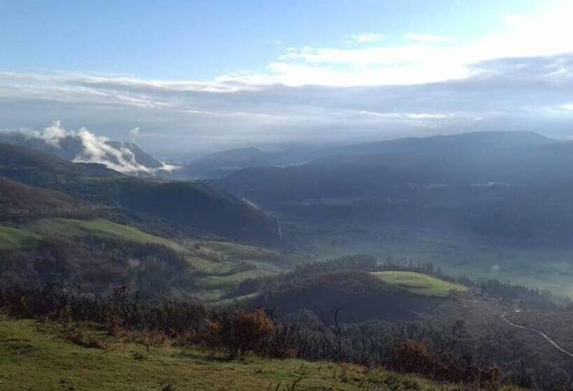 호스텔 El Roblón De Cabuerniga