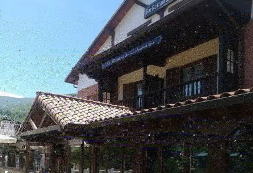 ユースホステル El Roblón De Cabuerniga