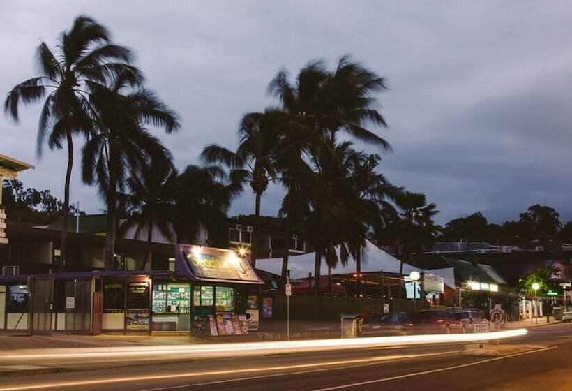 בית מלון כפרי Beaches Backpackers Airlie Beach   Hostel