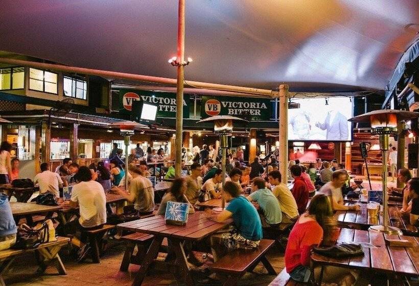 בית מלון כפרי Beaches Backpackers Airlie Beach   Hostel