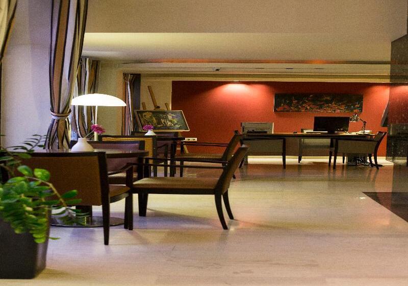 هتل Davitel  Tobacco