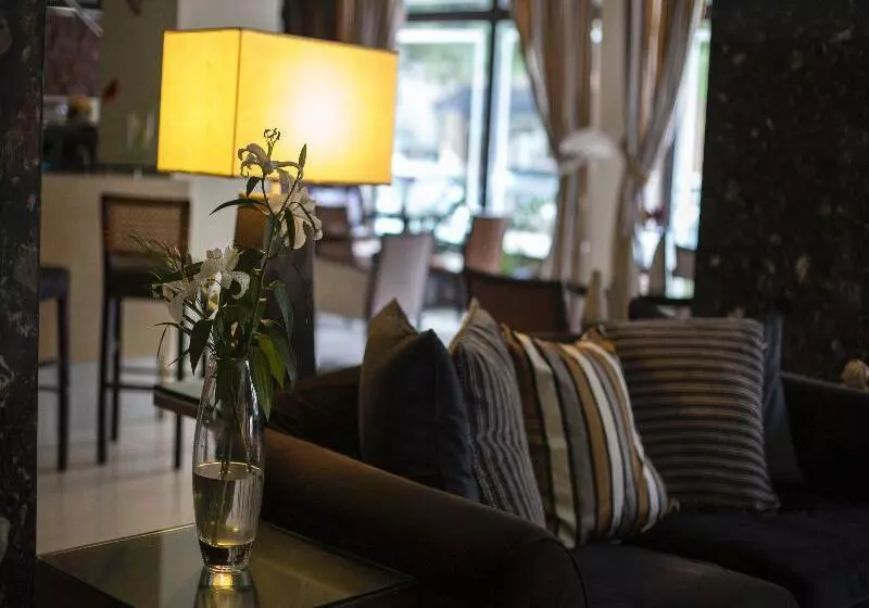 Hotel Davitel Tobacco