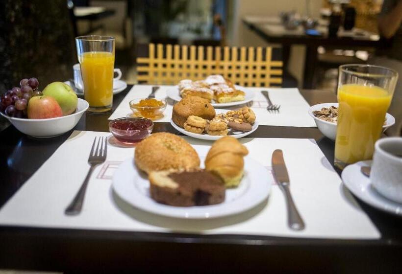 هتل Davitel  Tobacco