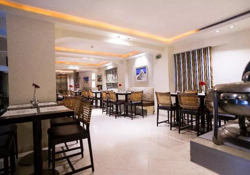 Hotel Davitel Tobacco