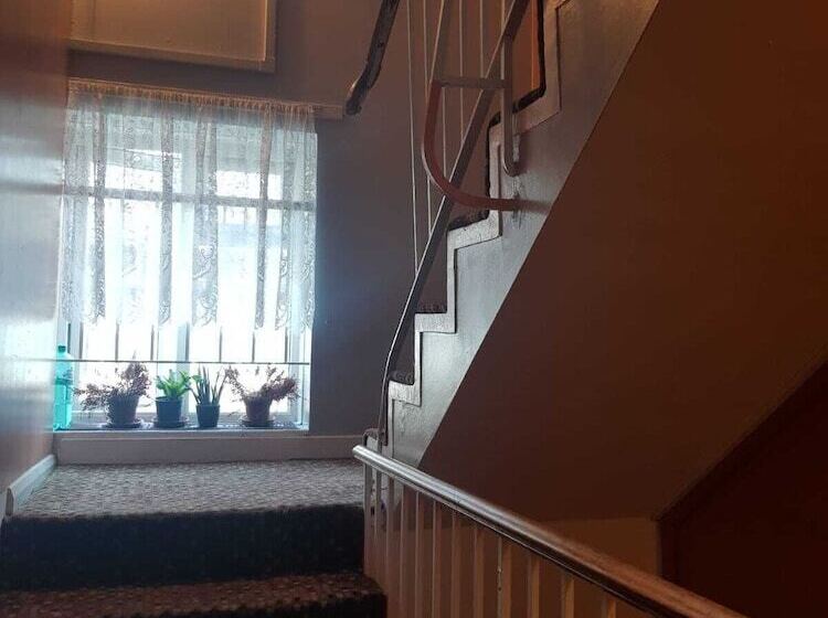 Отель Hour Glass