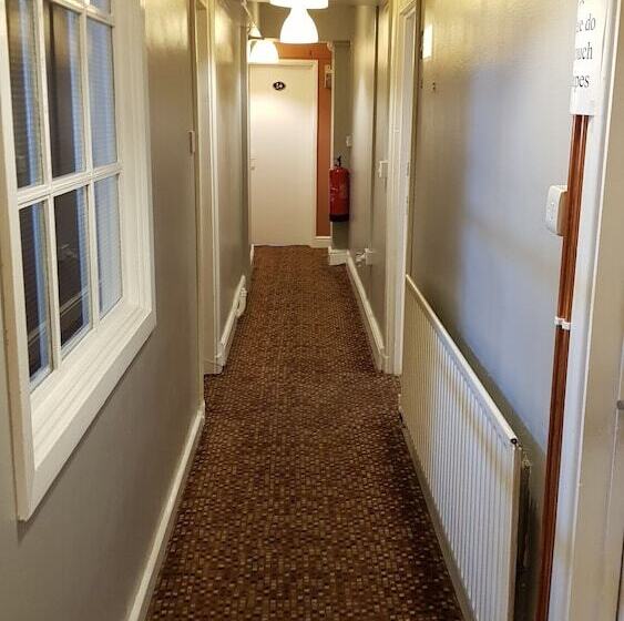 Отель Hour Glass