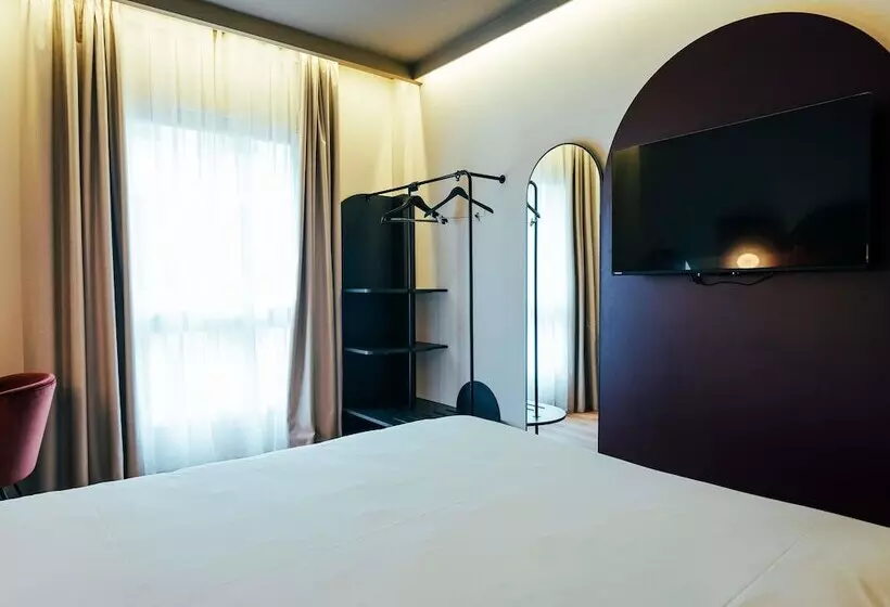 هتل Ibis Styles Madrid Centro Maravillas