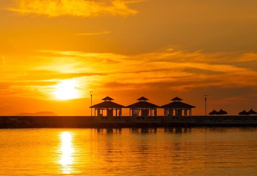 Отель La Blanche Resort & Spa