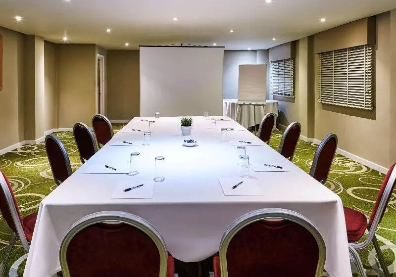 호텔 Mercure Newbury West Grange