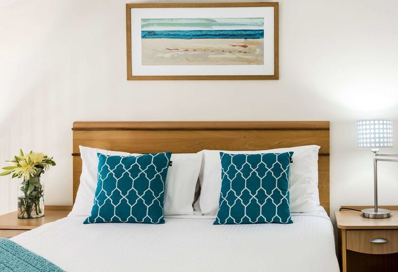 فندق Oaks The Entrance Waterfront Suites