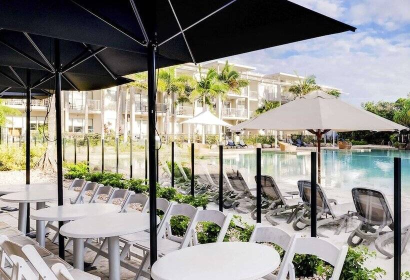 Отель Peppers Salt Resort & Spa