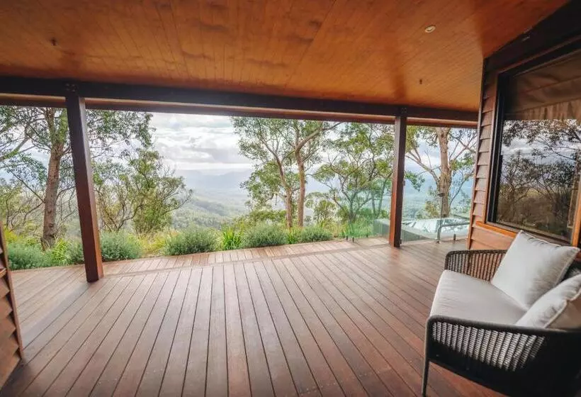 Отель Spicers Peak Lodge