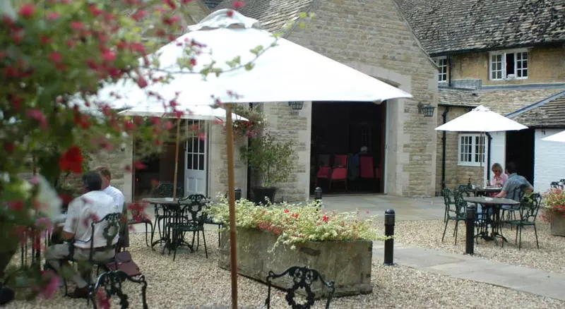 בית מלון כפרי The Haycock Manor