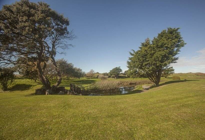 בית מלון כפרי The Peninsula